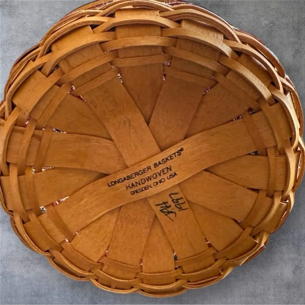 1997 Longaberger Inaugural Basket with protector and liner